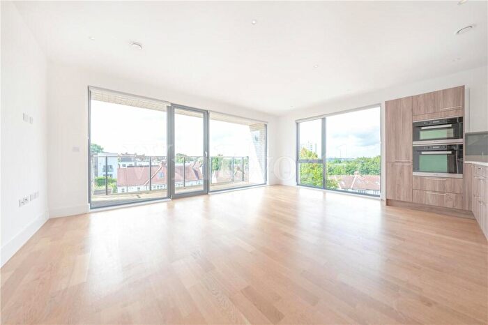 2 Bedroom Apartment To Rent In Llanvanor Road, London, NW2