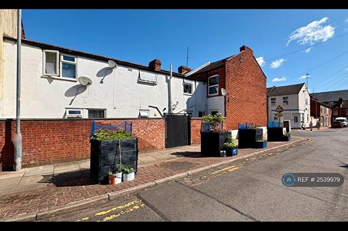 2 Bedroom Flat To Rent In Alcombe Terrace, Northampton, NN1