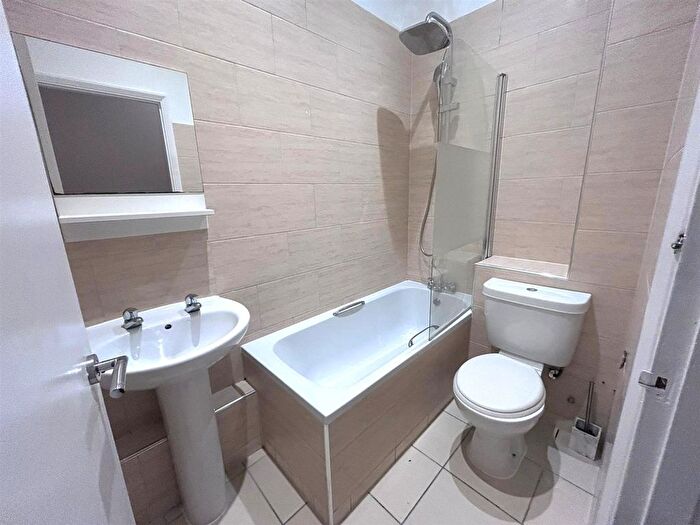 2 Bedroom Flat To Rent In Regent House, North Street, Brighton, BN1