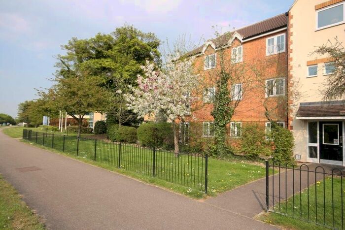 2 Bedroom Flat To Rent In Franklins, Maple Cross, WD3