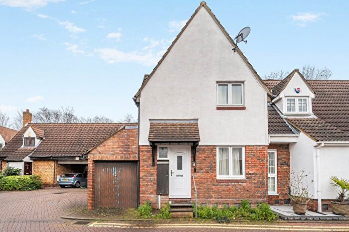 3 Bedroom End Terrace House For Sale In Reveley Square, Surrey Quays, London, SE16