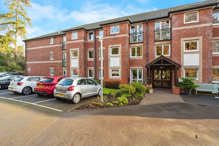 1 Bedroom Flat For Sale In Mayals Road, Blackpill, Swansea, SA3