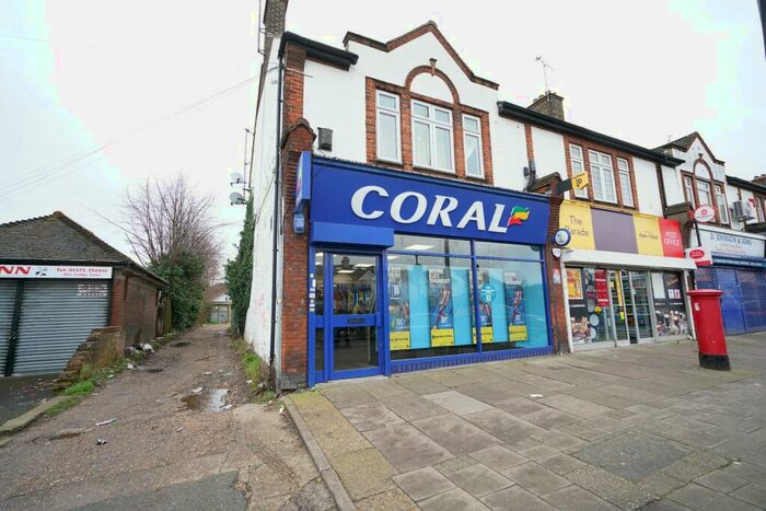 2 Bedroom Apartment To Rent In Lodge Lane, Grays, RM17