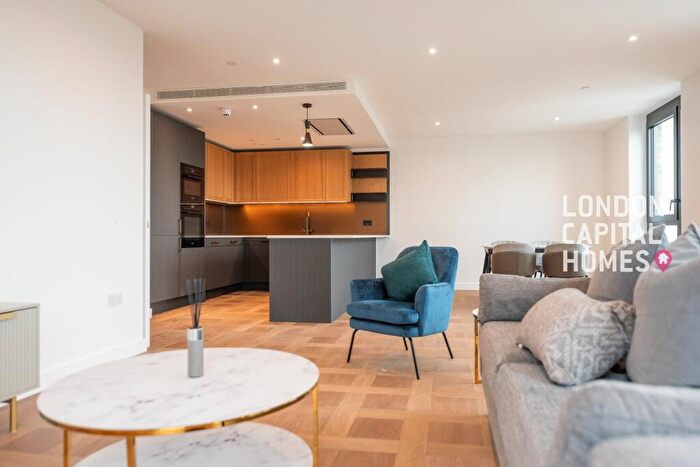 3 Bedroom Apartment To Rent In Merino Gardens, London, E1W