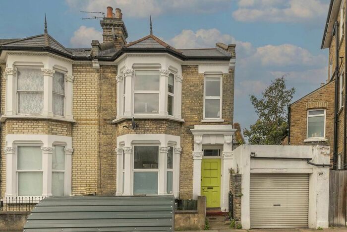 4 Bedroom Terraced House To Rent In Tintern Street, London, SW4