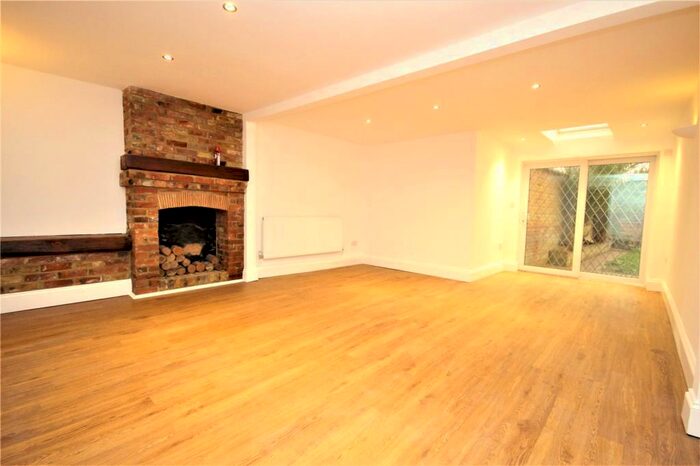 4 Bedroom Semi-Detached House To Rent In Lower Road, Loughton, IG10