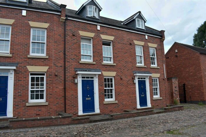 3 Bedroom Town House To Rent In Second Wood Street, Nantwich, Cheshire, CW5