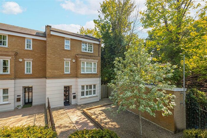 5 Bedroom Town House For Sale In Portsmouth Road, Thames Ditton, KT7