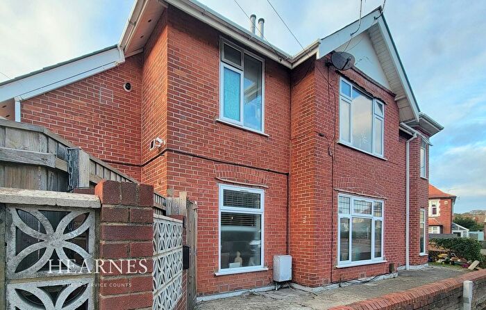 2 Bedroom Flat For Sale In Richmond Park Road, Bournemouth, Dorset, BH8