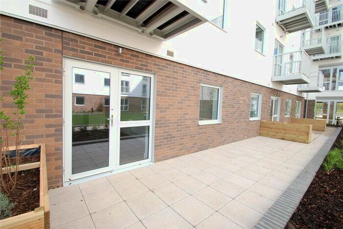 2 Bedroom Flat For Sale In Station View, Guildford, GU1