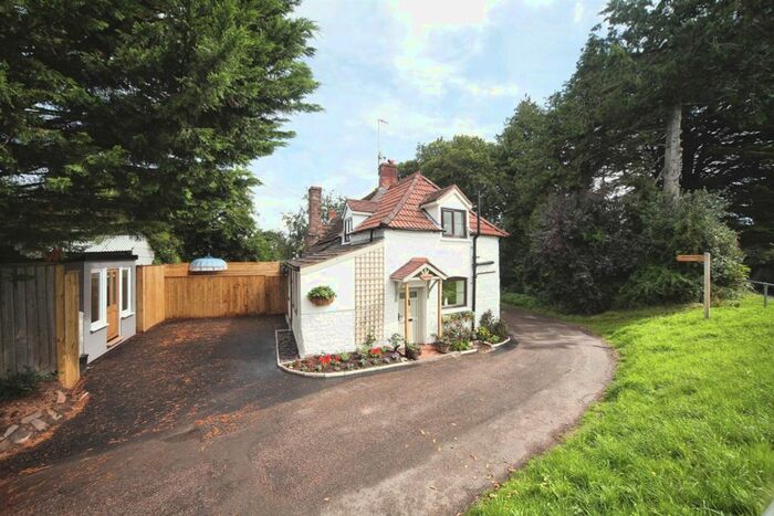 3 Bedroom Property For Sale In Carhampton, Minehead, TA24