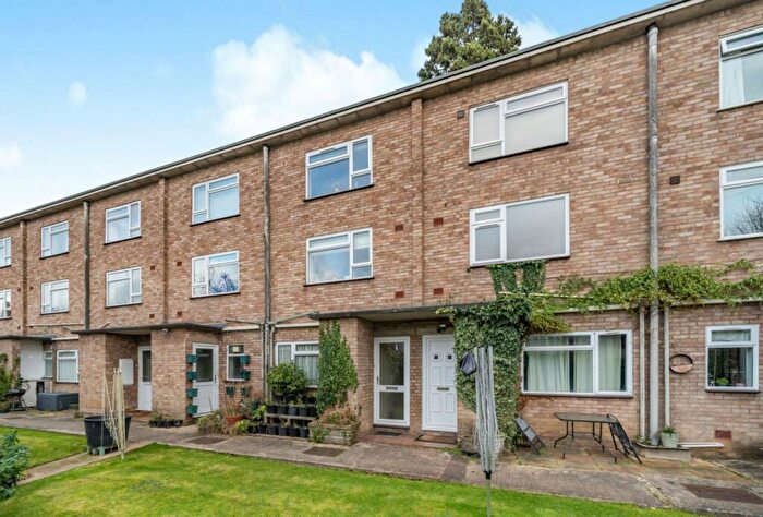 2 Bedroom Flat To Rent In Battledown Priors, Gloucestershire, GL52