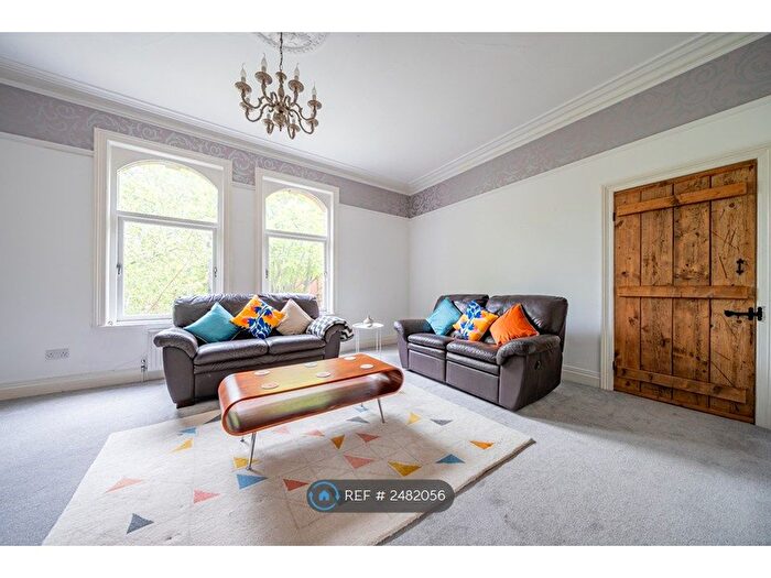 3 Bedroom Flat To Rent In Leeds, Leeds, LS6