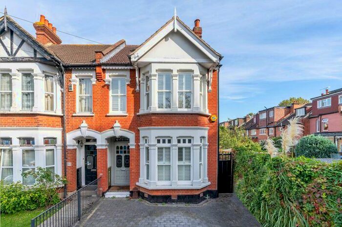 4 Bedroom Semi-Detached House To Rent In Howard Road, New Malden, KT3