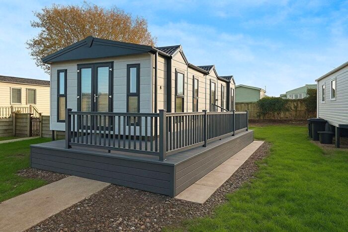 2 Bedroom Mobile/park Home For Sale In Burley Bank Road, Killinghall, Harrogate, HG3