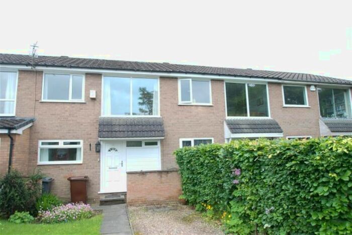 3 Bedroom Town House To Rent In Meadway, Stalybridge, Cheshire, SK15
