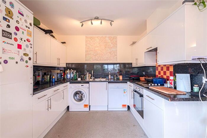 2 Bedroom Apartment To Rent In Hackney Road, Hackney, London, E2