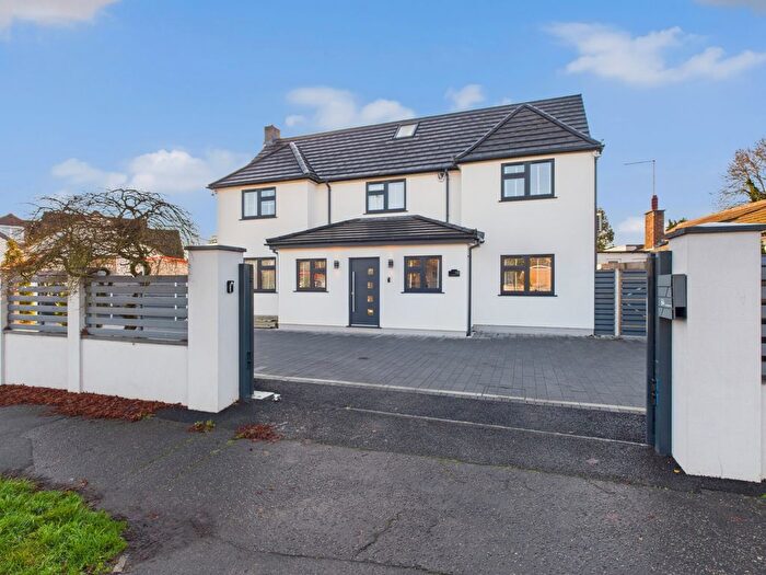 4 Bedroom Detached House For Sale In Lumbertubs Lane, Northampton, NN3