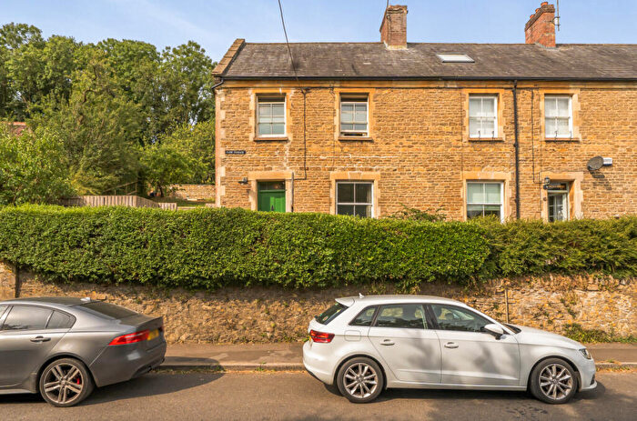 3 Bedroom End Of Terrace House For Sale In Bath Terrace, Wincanton, Somerset, BA9