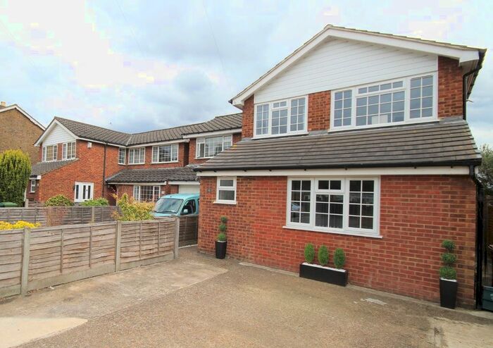 4 Bedroom Semi-Detached House To Rent In Richmond Road, Staines-Upon-Thames, TW18
