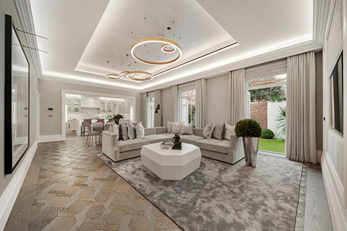 5 Bedroom Town House For Sale In Lowndes Place, London, SW1X - Photo 2