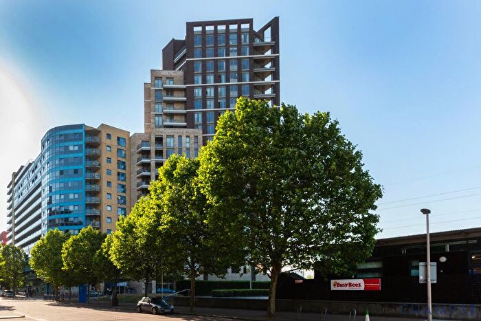 2 Bedroom Flat For Sale In , Western Gateway, E16