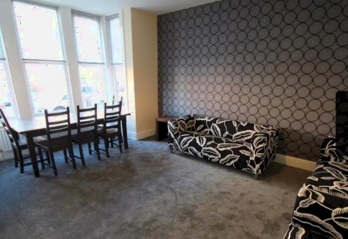 8 Bedroom Terraced House To Rent In Manor Terrace, Leeds, West Yorkshire, LS6