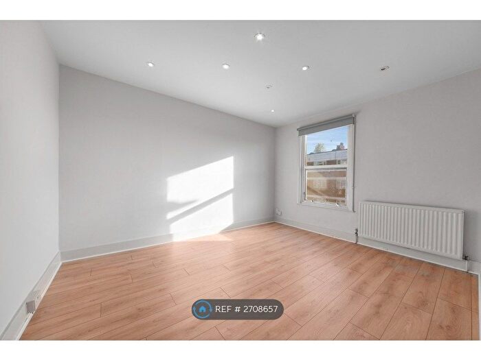 4 Bedroom Maisonette To Rent In Lordship Lane, London, N22