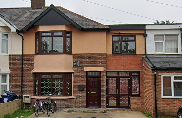 5 Bedroom House To Rent In Cricket Road, Oxford, OX4