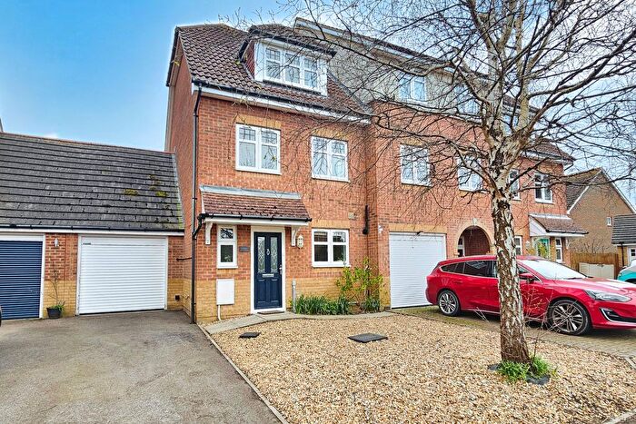 3 Bedroom Town House For Sale In Fitzroy Drive, Lee-On-The-Solent, PO13