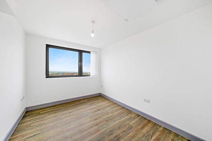 3 Bedroom Flat To Rent In Maple Close, Liverpool, L21