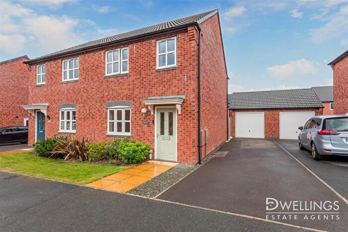 3 Bedroom Property For Sale In Bishop Place, Burton-On-Trent, DE13