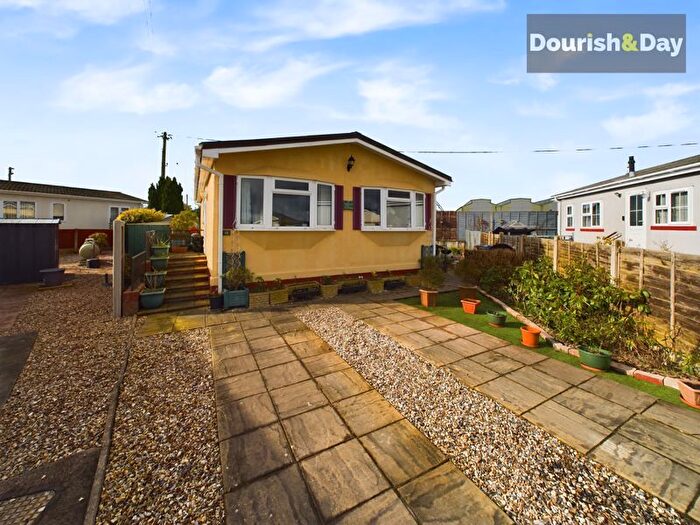 2 Bedroom Mobile/park Home For Sale In Within Lane, Hopton, Stafford, ST18
