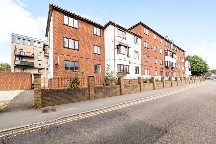 1 Bedroom Flat For Sale In Harts Lane, Barking, IG11