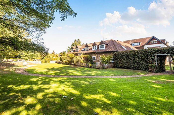 2 Bedroom Terraced House For Sale In Hillier Road, Guildford, GU1