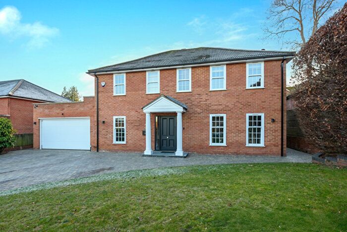 5 Bedroom Detached House For Sale In Moyleen Rise, Marlow, SL7