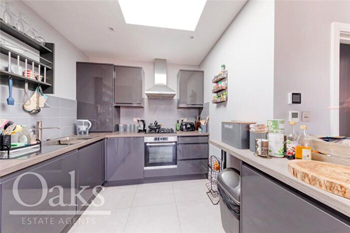 2 Bedroom Apartment To Rent In Holmesdale Road, South Norwood, SE25