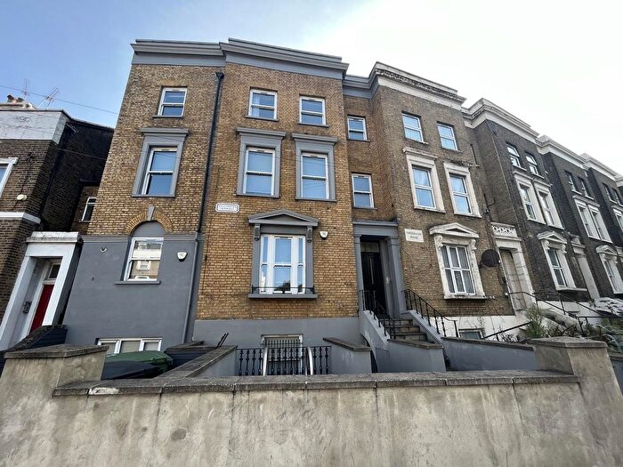 2 Bedroom Flat To Rent In Amersham Road, New Cross, London, SE14