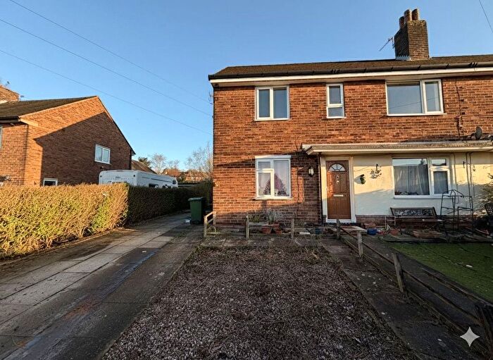 2 Bedroom Flat For Sale In Poplar Avenue, Horwich, Bolton, BL6