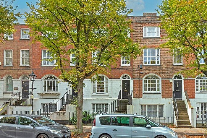 2 Bedroom Apartment To Rent In New Road, Chatham, Kent, ME4
