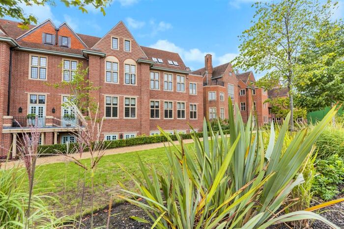 1 Bedroom Flat To Rent In King Edward Vii Apartments, Kings Drive, Midhurst, GU29