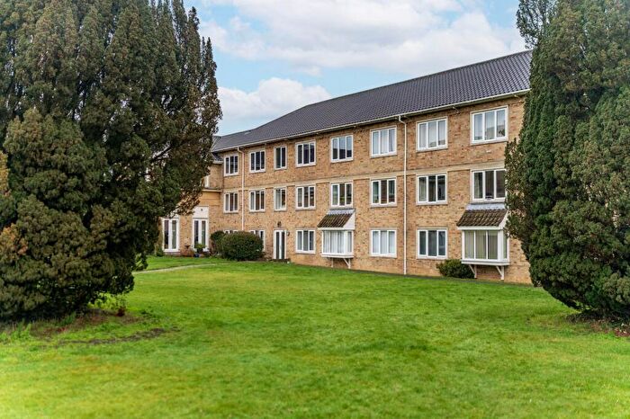 2 Bedroom Flat For Sale In Keswick Hall, Keswick, NR4