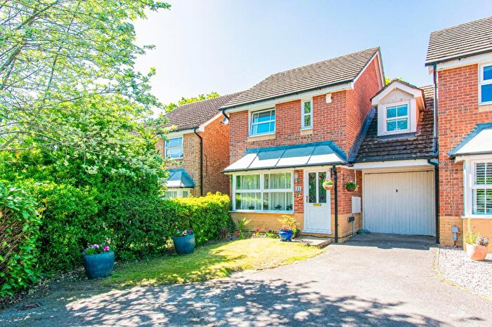 3 Bedroom Link Detached House For Sale In Broadmeadow End, Thatcham, Berkshire, RG18
