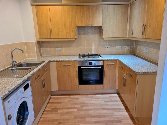 2 Bedroom Flat To Rent In Waterfields, Retford, DN22