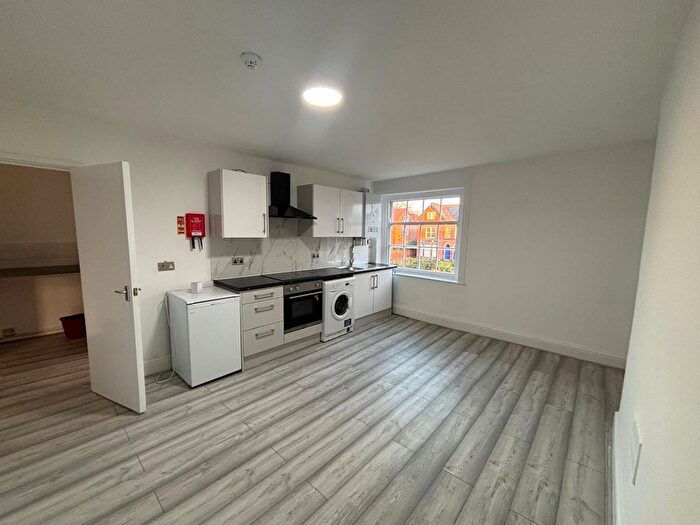 2 Bedroom Flat To Rent In Kedleston Road, Derby, DE22