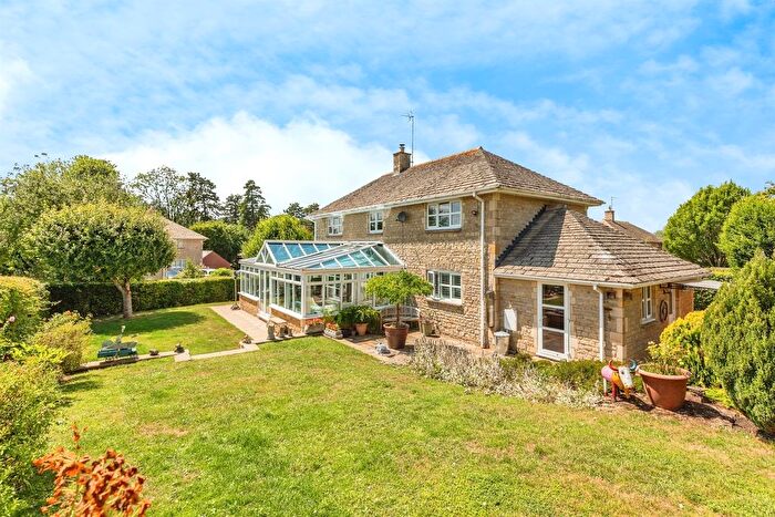 4 Bedroom Detached House For Sale In Deenethorpe, Corby, NN17