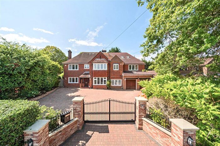 5 Bedroom Detached House For Sale In Woodham Road, Horsell, Surrey, GU21