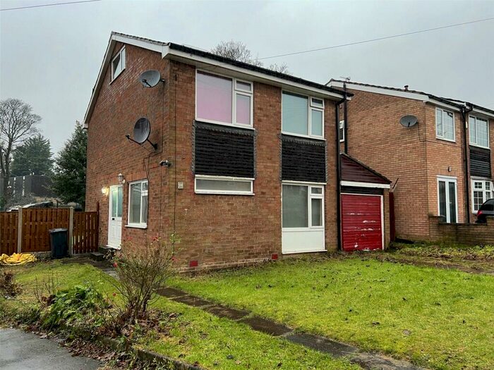 3 Bedroom Detached House To Rent In Oakwood Grove, Bradford, West Yorkshire, BD8