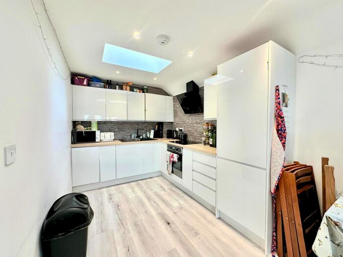 2 Bedroom Flat To Rent In High Street, Margate, CT9