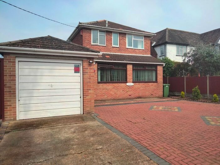 3 Bedroom Detached House To Rent In Beaulieu Road, Hamble, Southampton, SO31